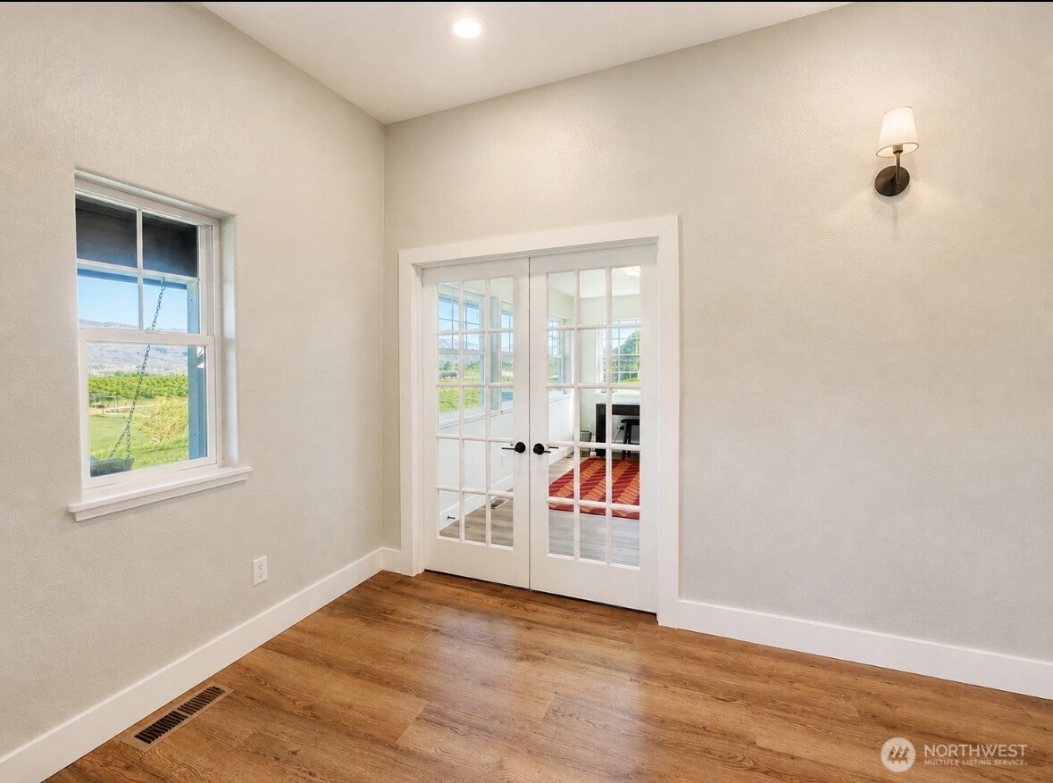 22 Rooster Flats Road , Oroville, WA 98844