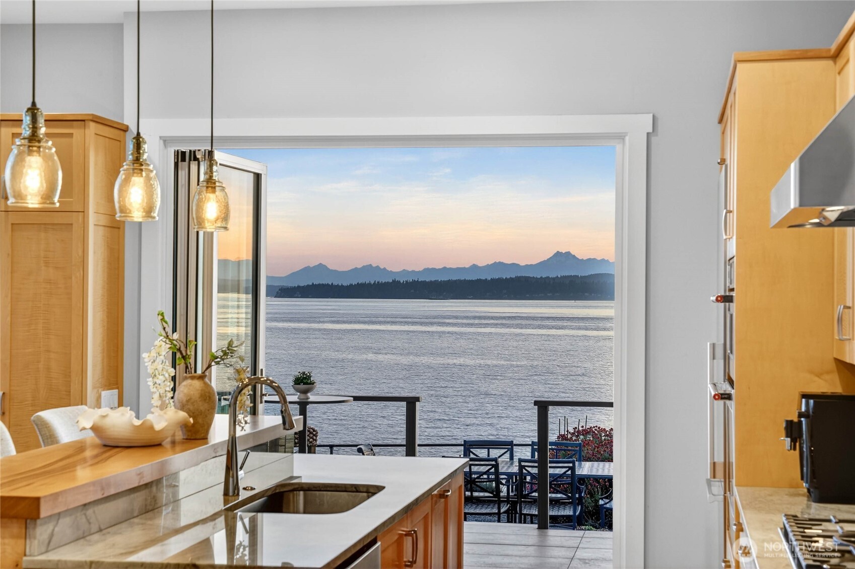 19573 27th Avenue NW, Shoreline, WA 98177