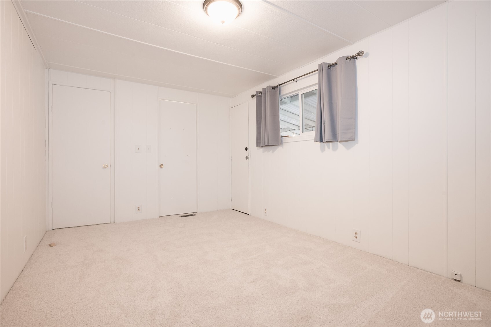 5220 176th Street SW #4, Lynnwood, WA 98037-3061