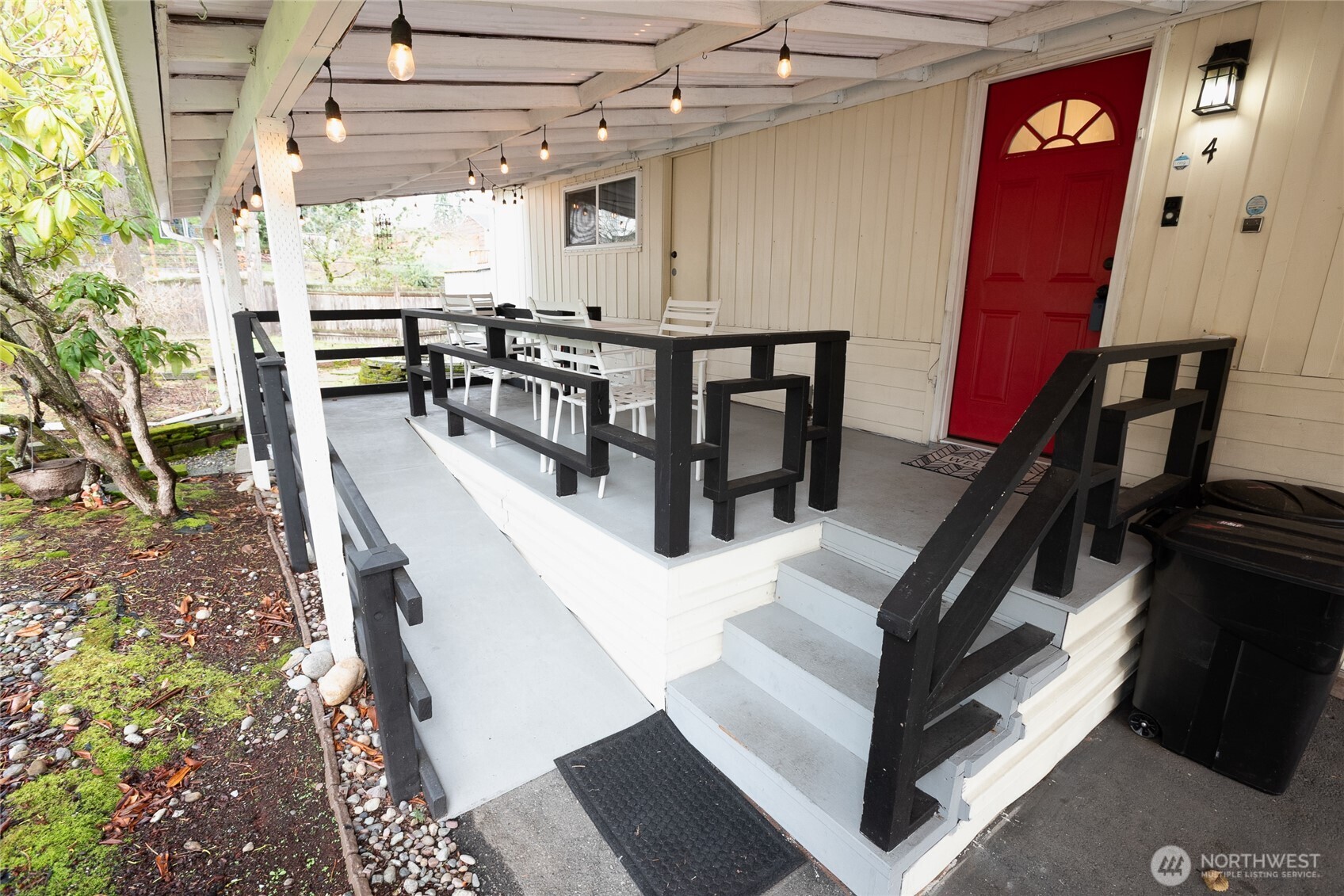 5220 176th Street SW #4, Lynnwood, WA 98037-3061