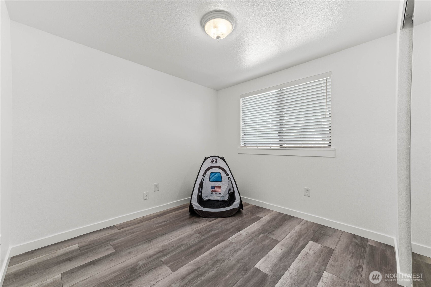 5 W Shore Avenue SW, Lakewood, WA 98498