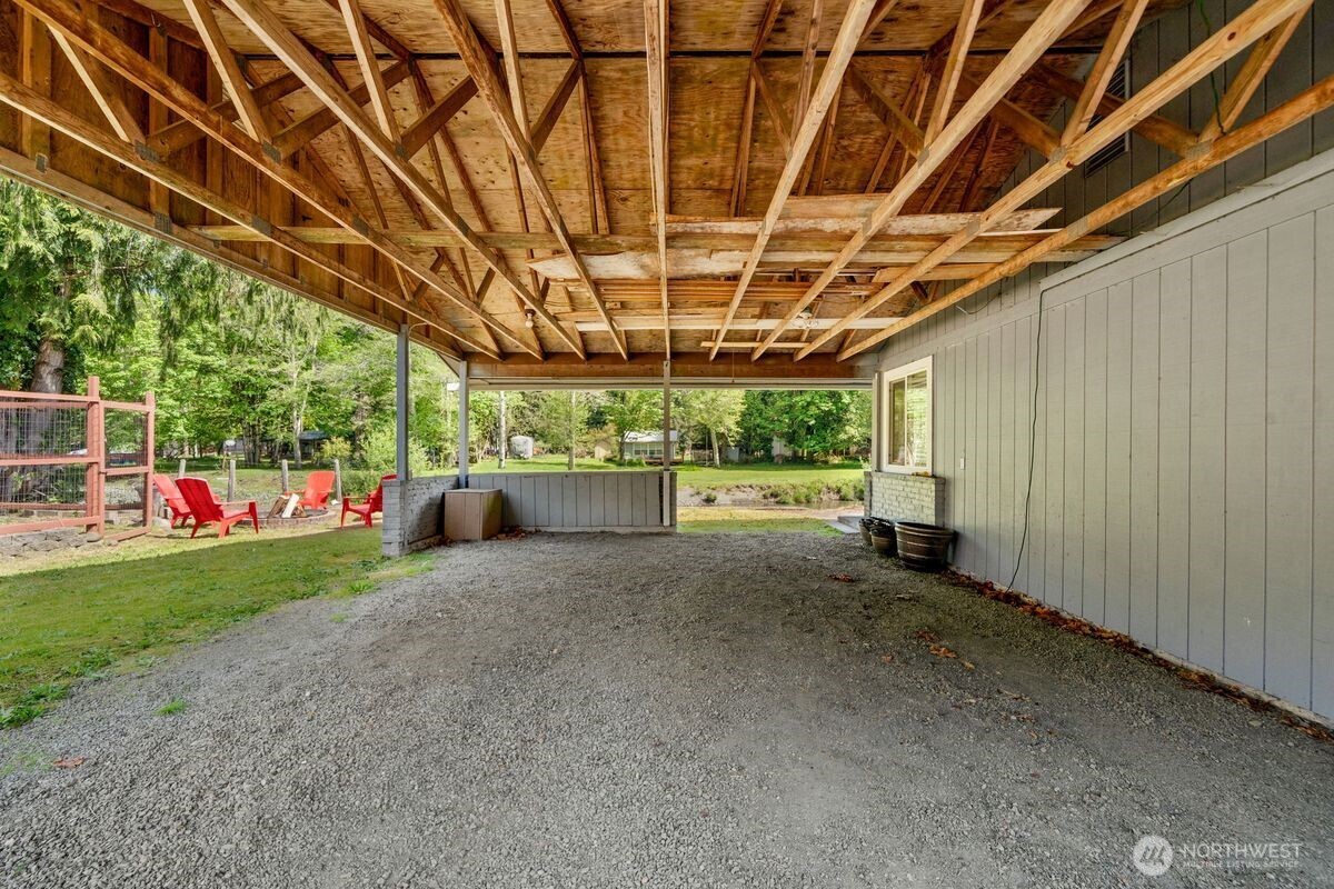560 Mountain Trail Road , Brinnon, WA 98320