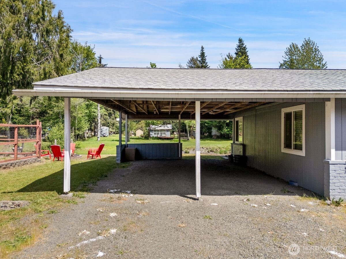 560 Mountain Trail Road , Brinnon, WA 98320