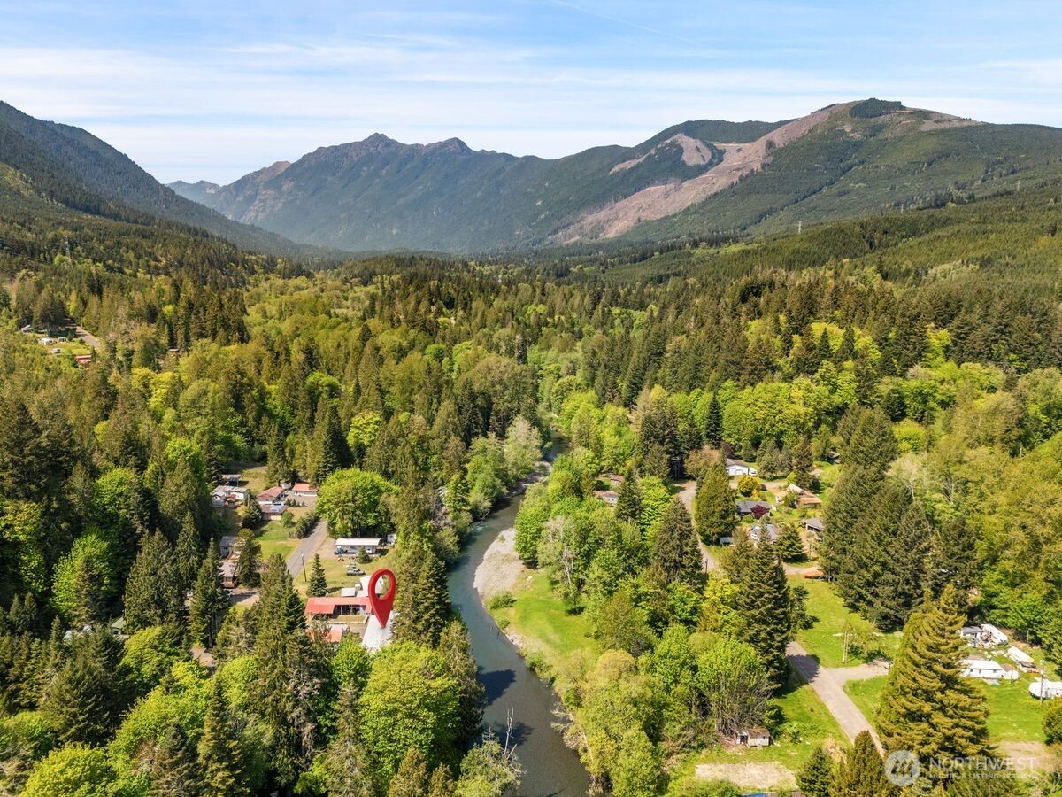 560 Mountain Trail Road , Brinnon, WA 98320