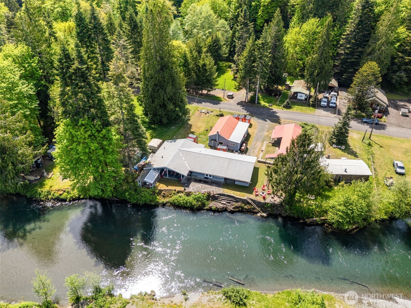 560 Mountain Trail Road , Brinnon, WA 98320