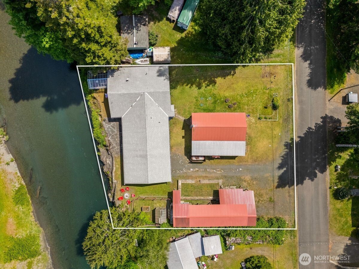 560 Mountain Trail Road , Brinnon, WA 98320