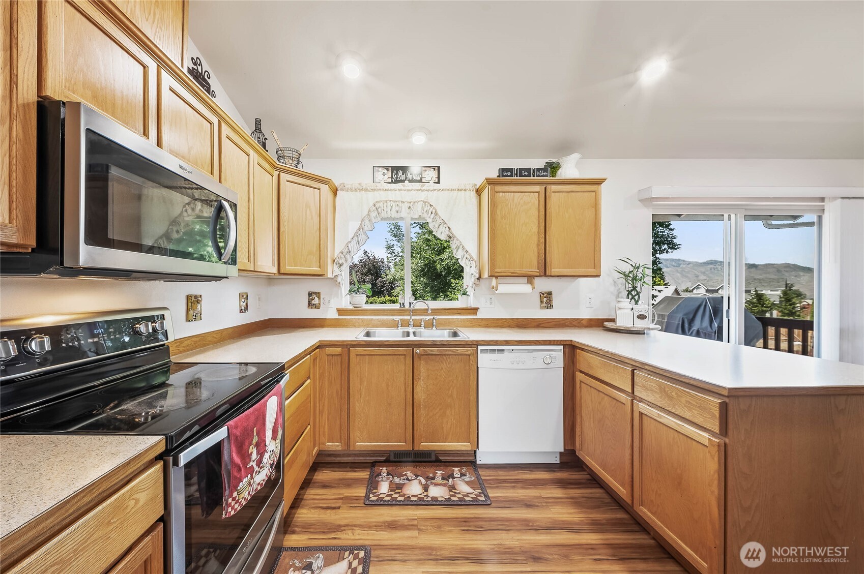 2427 Bellanca Ct , East Wenatchee, WA 98802