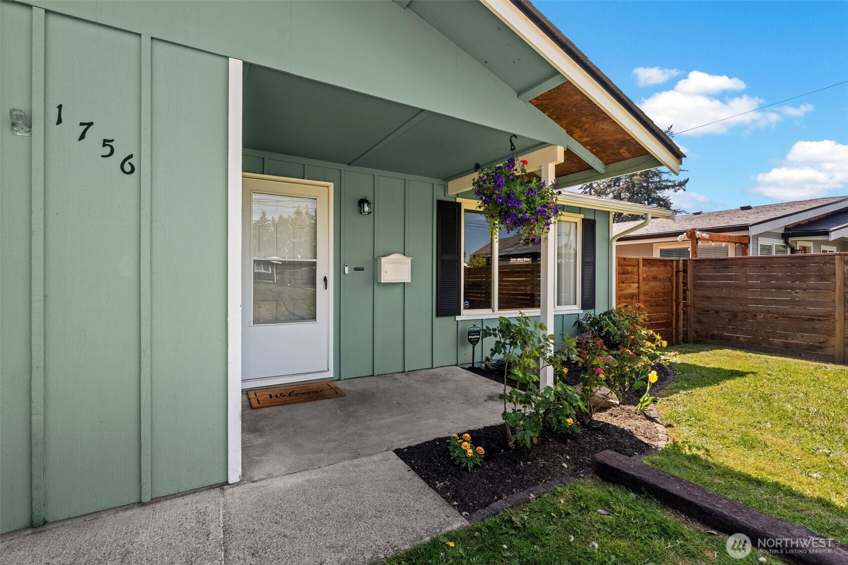 1756 S 42nd Street , Tacoma, WA 98418
