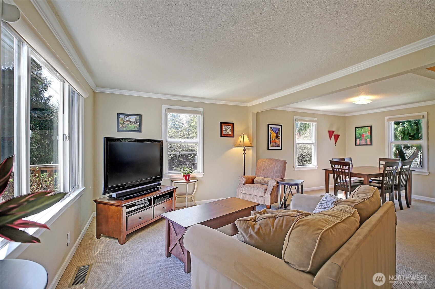 14555 8th Avenue NE, Shoreline, WA 98155