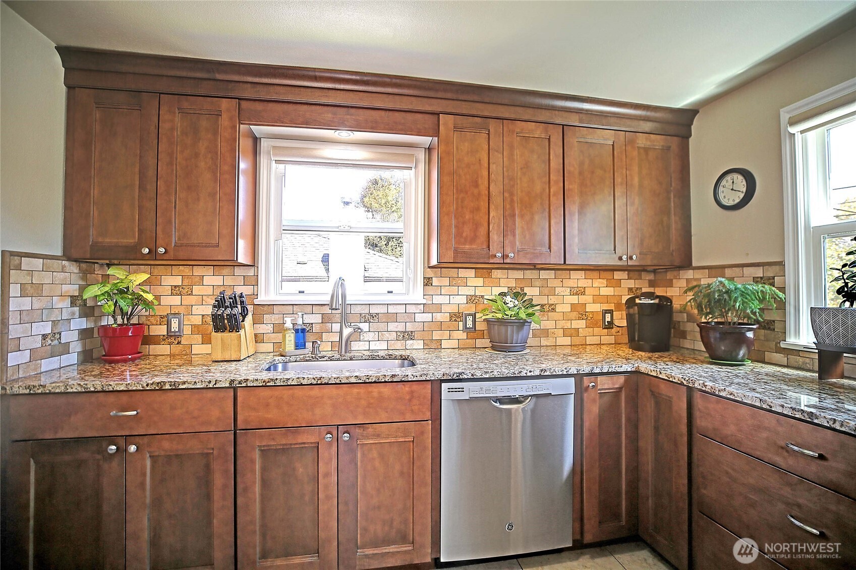 14555 8th Avenue NE, Shoreline, WA 98155