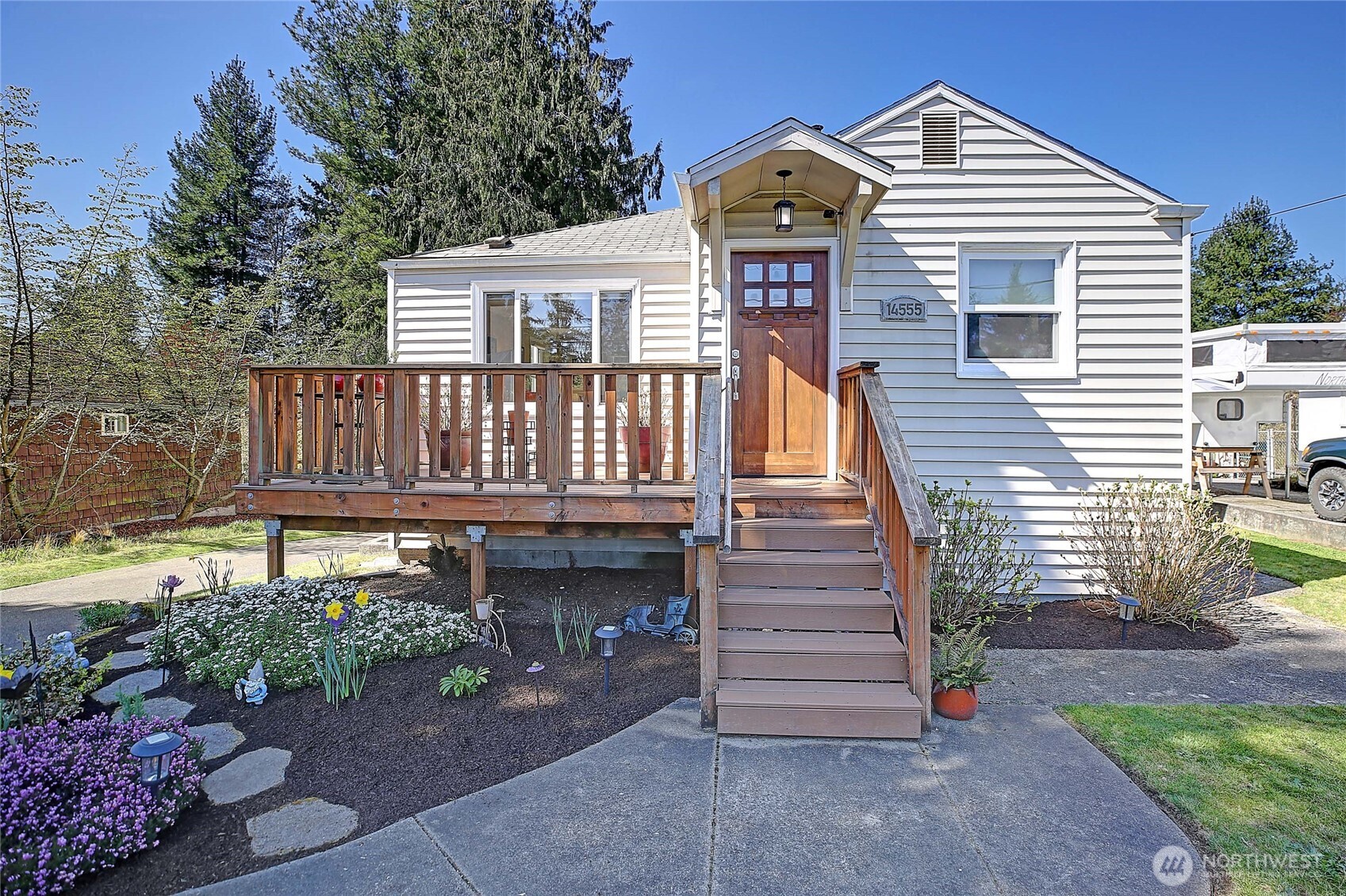 14555 8th Avenue NE, Shoreline, WA 98155