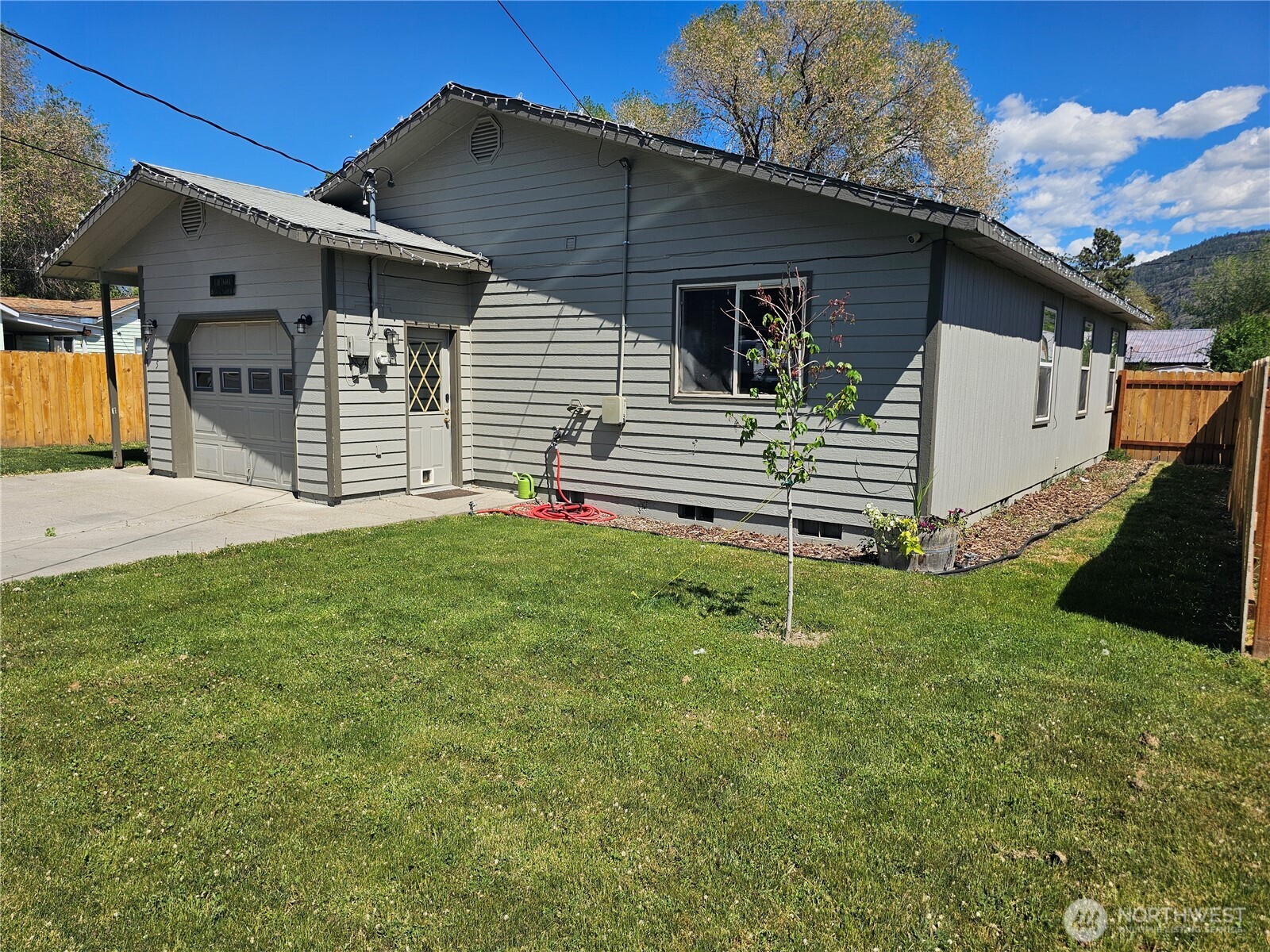 315 Juniper Street , Oroville, WA 98844