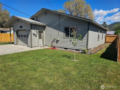 315 Juniper Street , Oroville, WA 98844 - Photo 2
