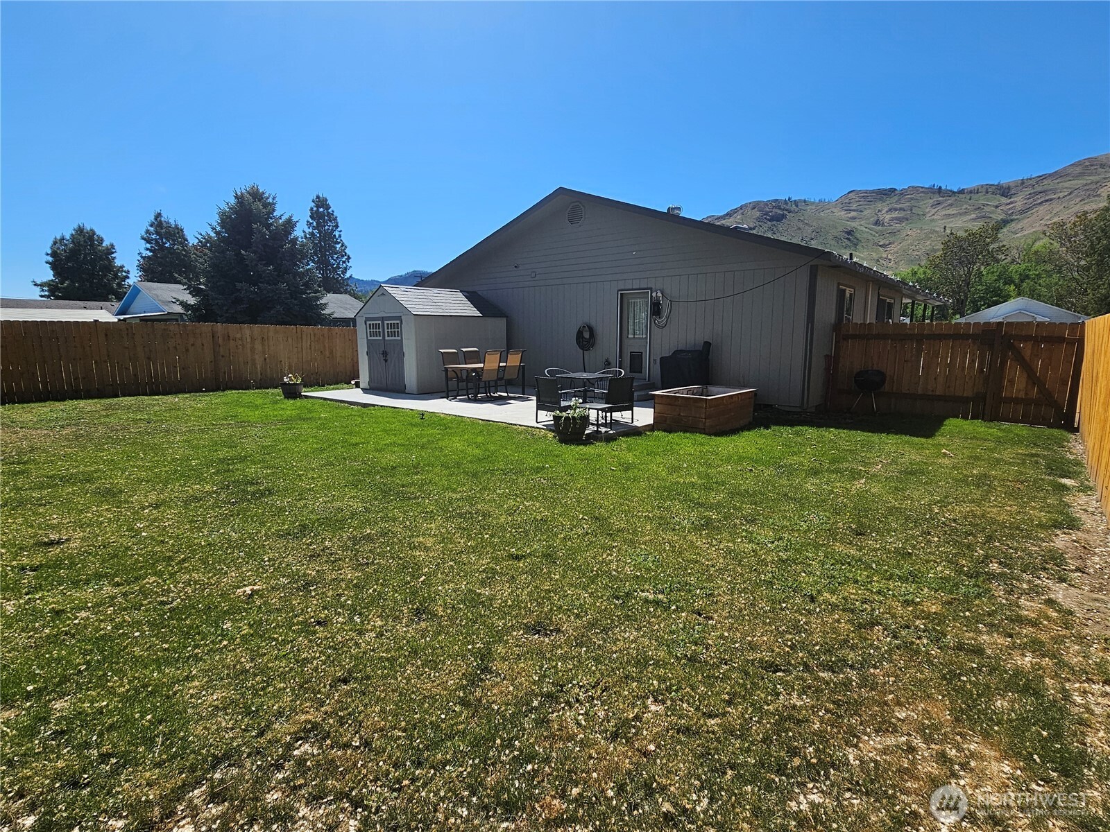 315 Juniper Street , Oroville, WA 98844