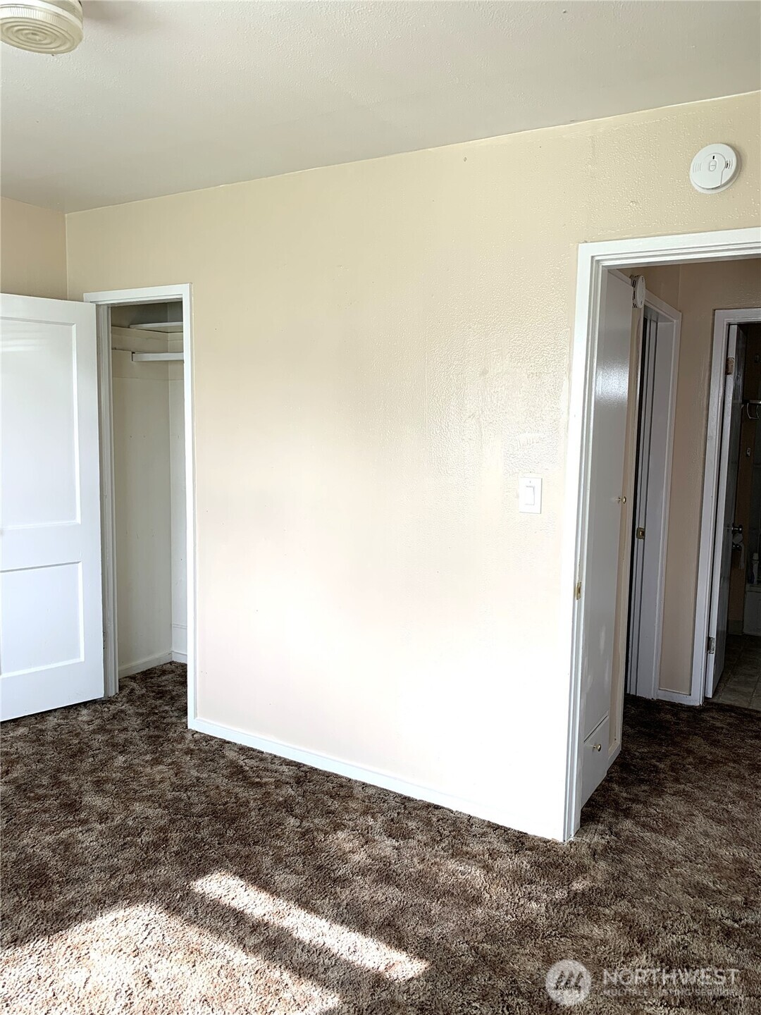 1423 S 7th Avenue , Kelso, WA 98626