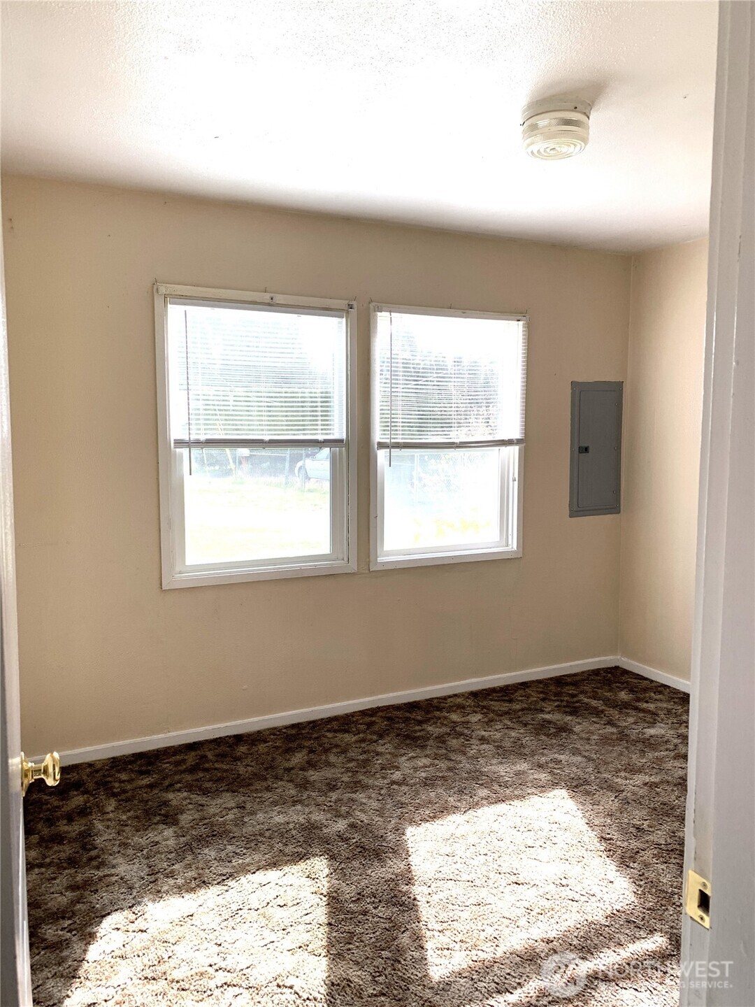 1423 S 7th Avenue , Kelso, WA 98626