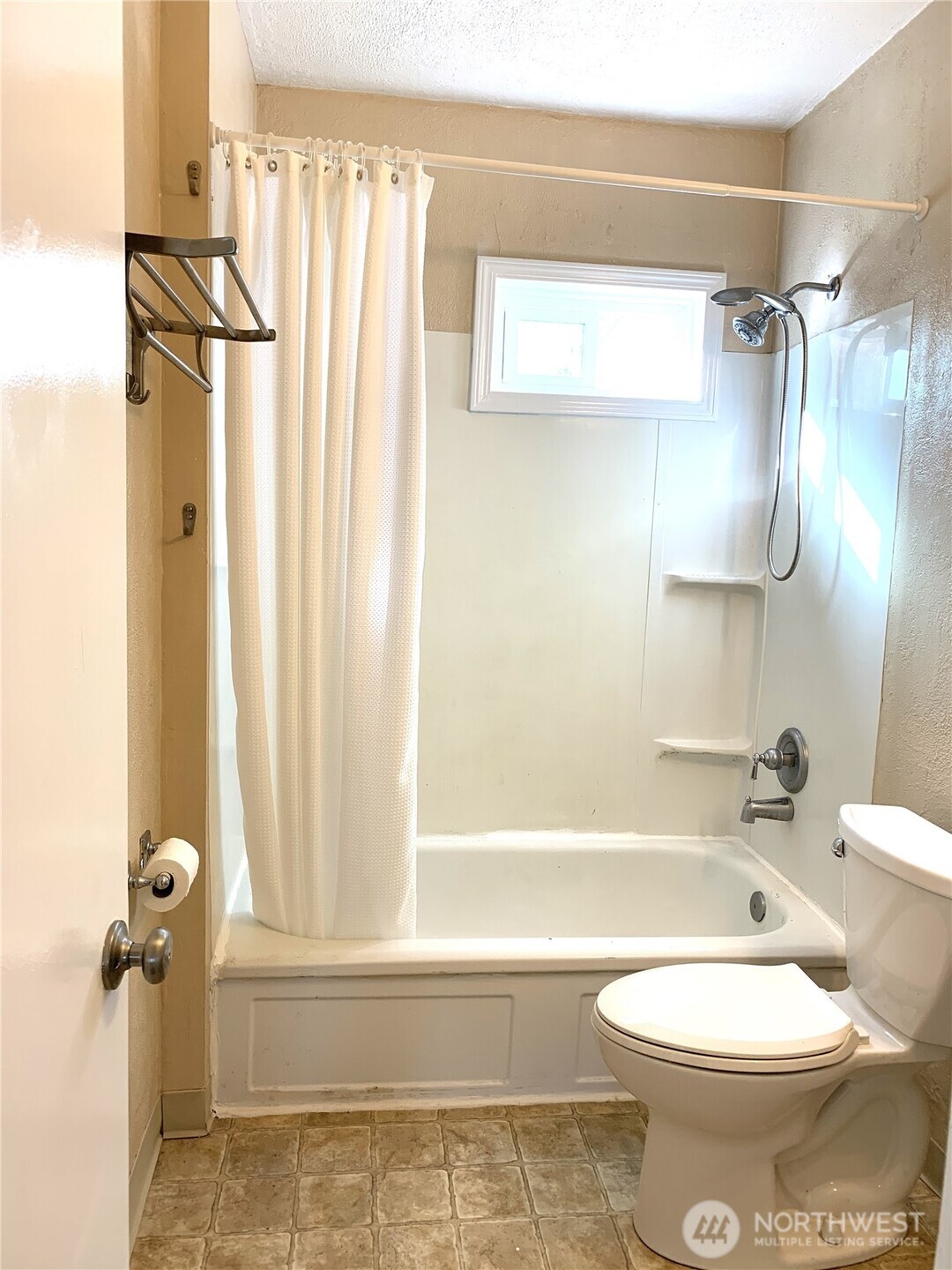 1423 S 7th Avenue , Kelso, WA 98626