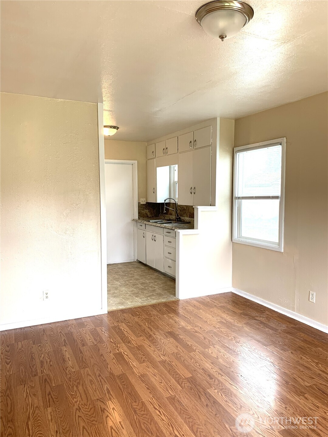 1423 S 7th Avenue , Kelso, WA 98626