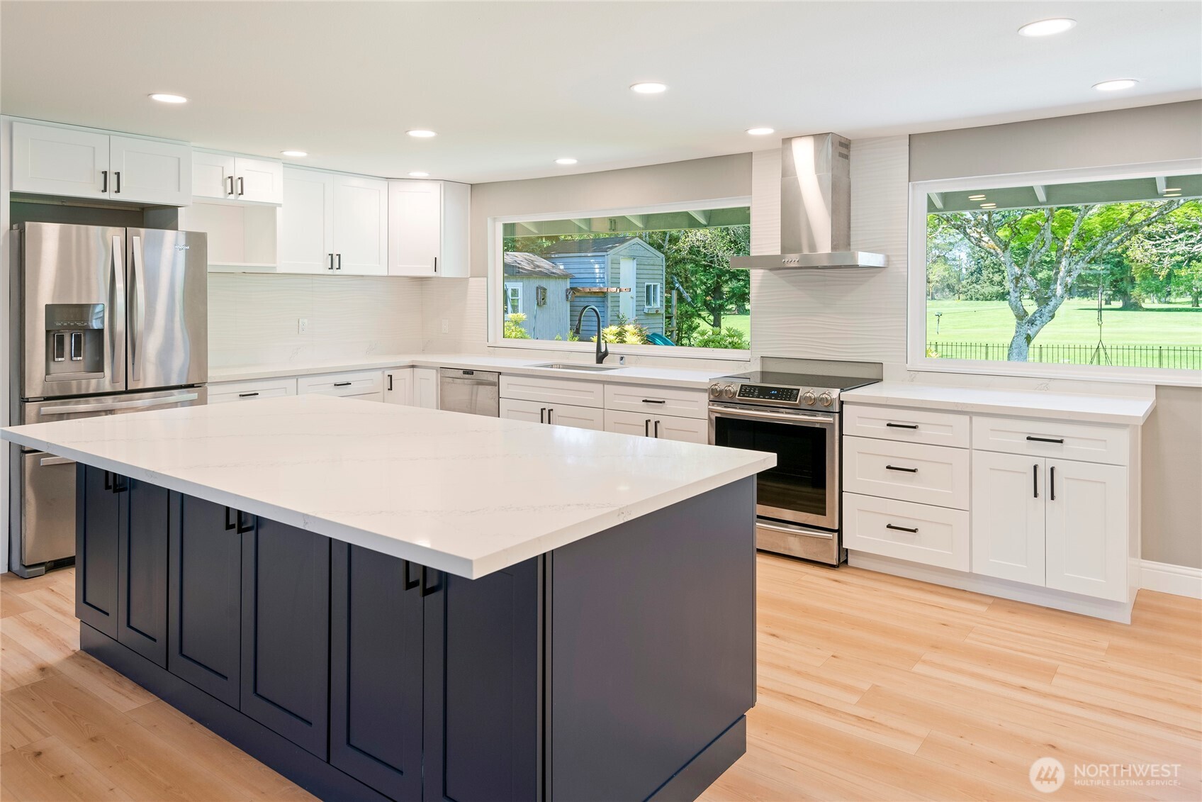 8001 Sapphire Drive SW, Lakewood, WA 98498