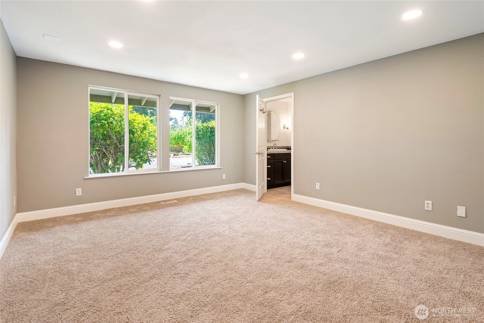 8001 Sapphire Drive SW, Lakewood, WA 98498