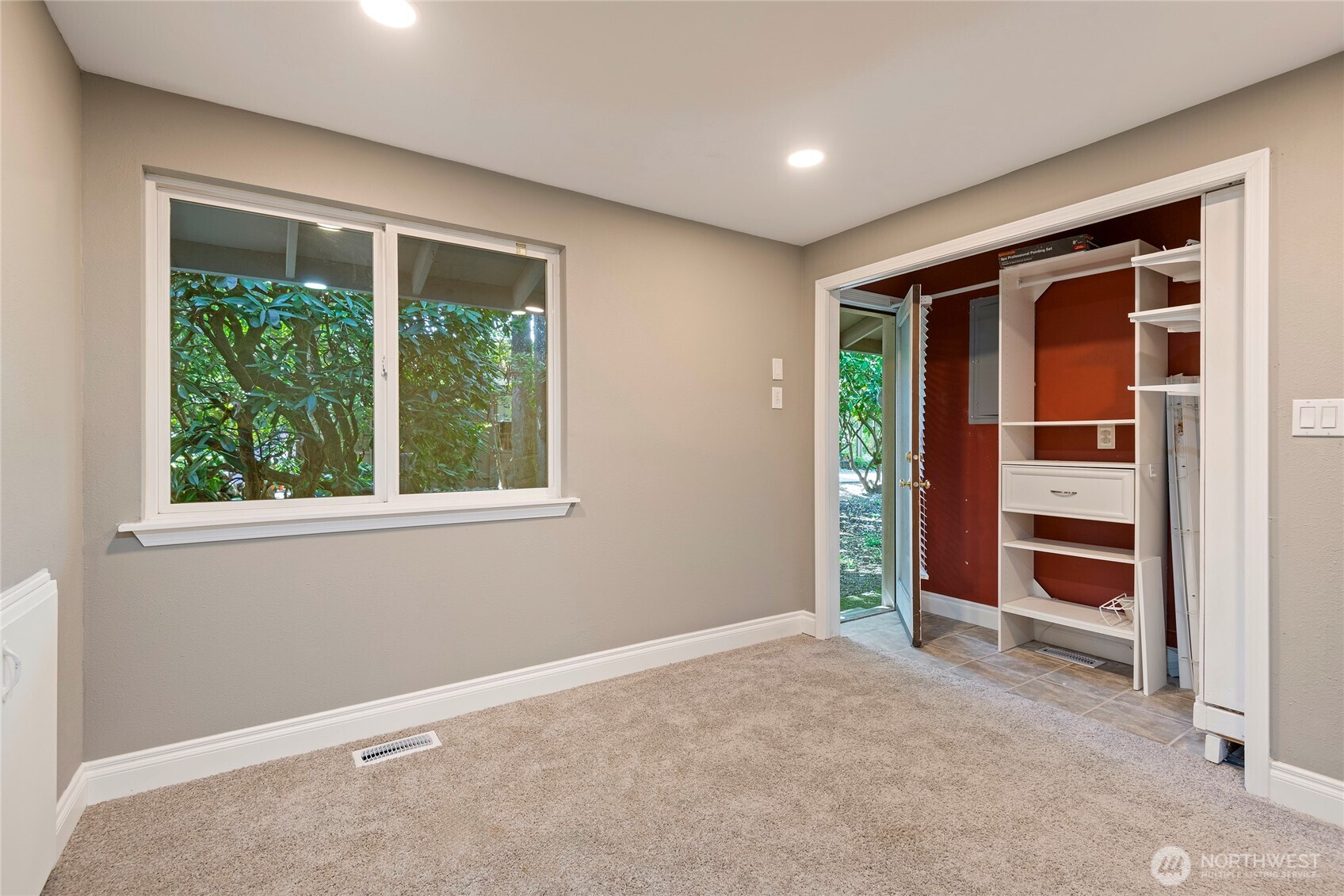 8001 Sapphire Drive SW, Lakewood, WA 98498
