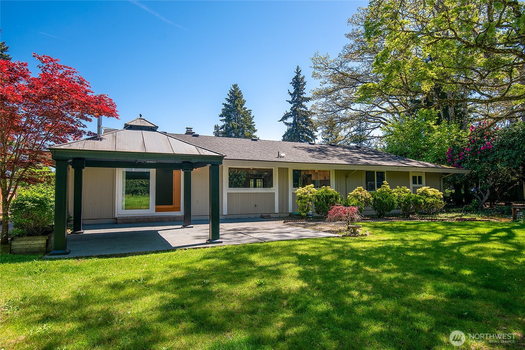 8001 Sapphire Drive SW, Lakewood, WA 98498