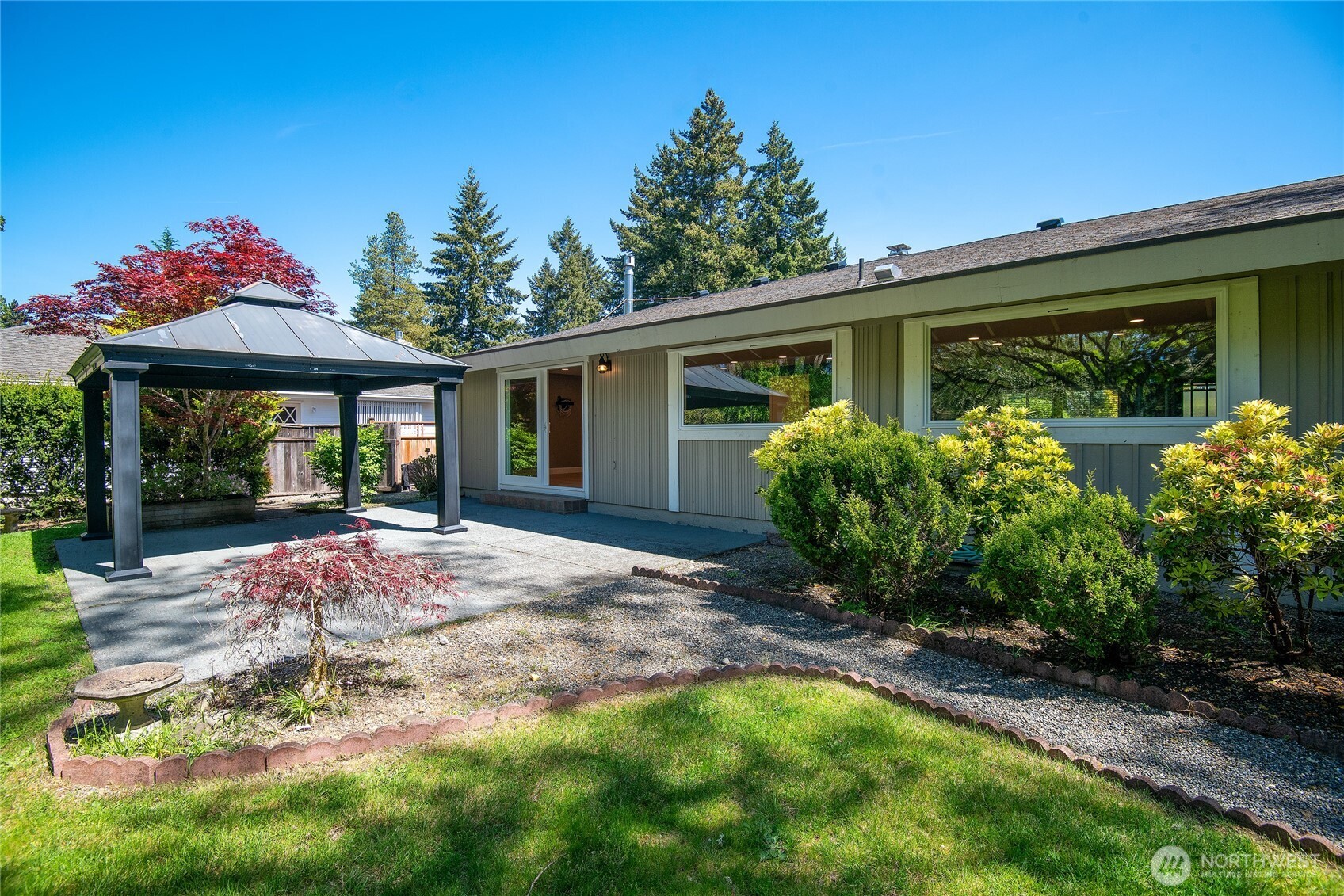 8001 Sapphire Drive SW, Lakewood, WA 98498