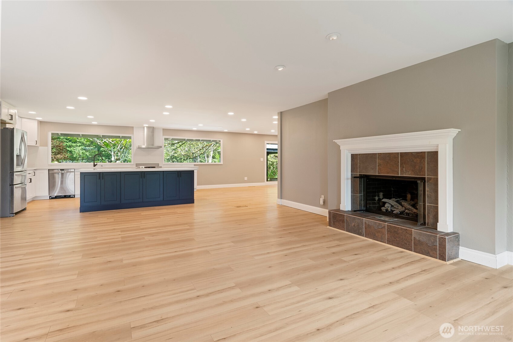 8001 Sapphire Drive SW, Lakewood, WA 98498