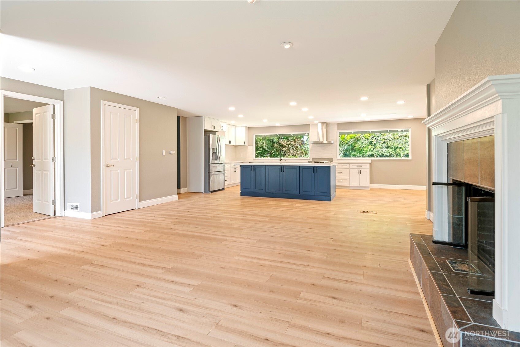 8001 Sapphire Drive SW, Lakewood, WA 98498