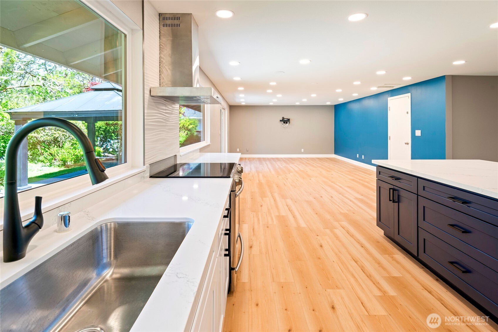 8001 Sapphire Drive SW, Lakewood, WA 98498