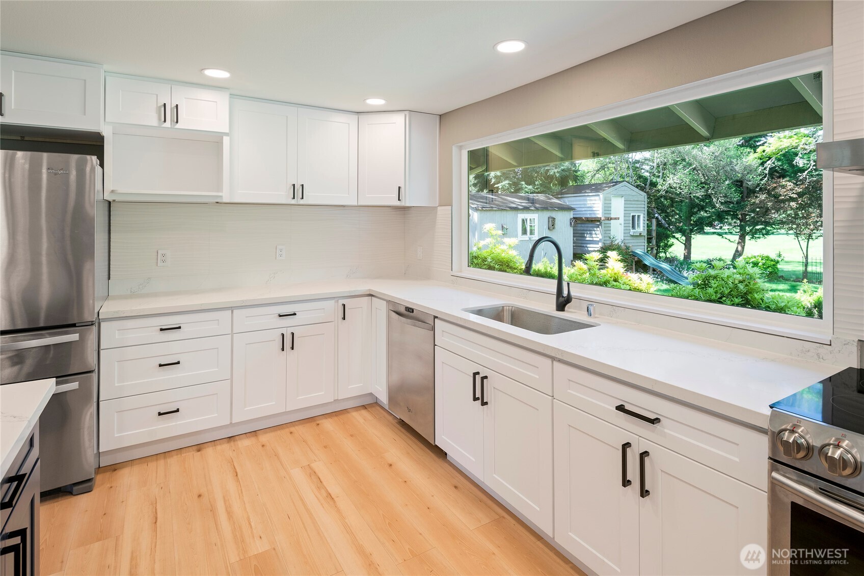 8001 Sapphire Drive SW, Lakewood, WA 98498