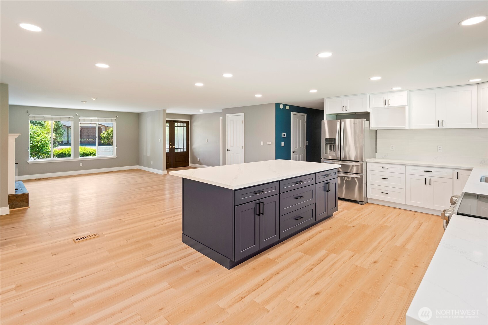 8001 Sapphire Drive SW, Lakewood, WA 98498