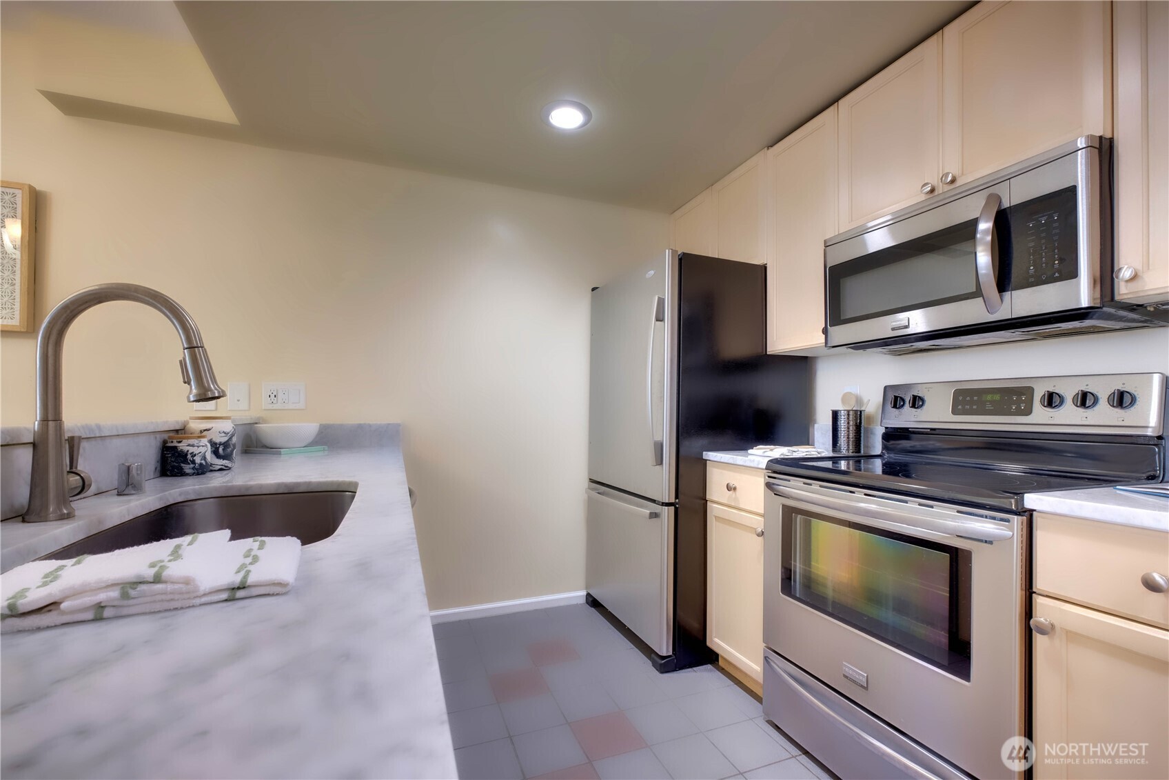 2600 2nd Avenue #1808, Seattle, WA 98121