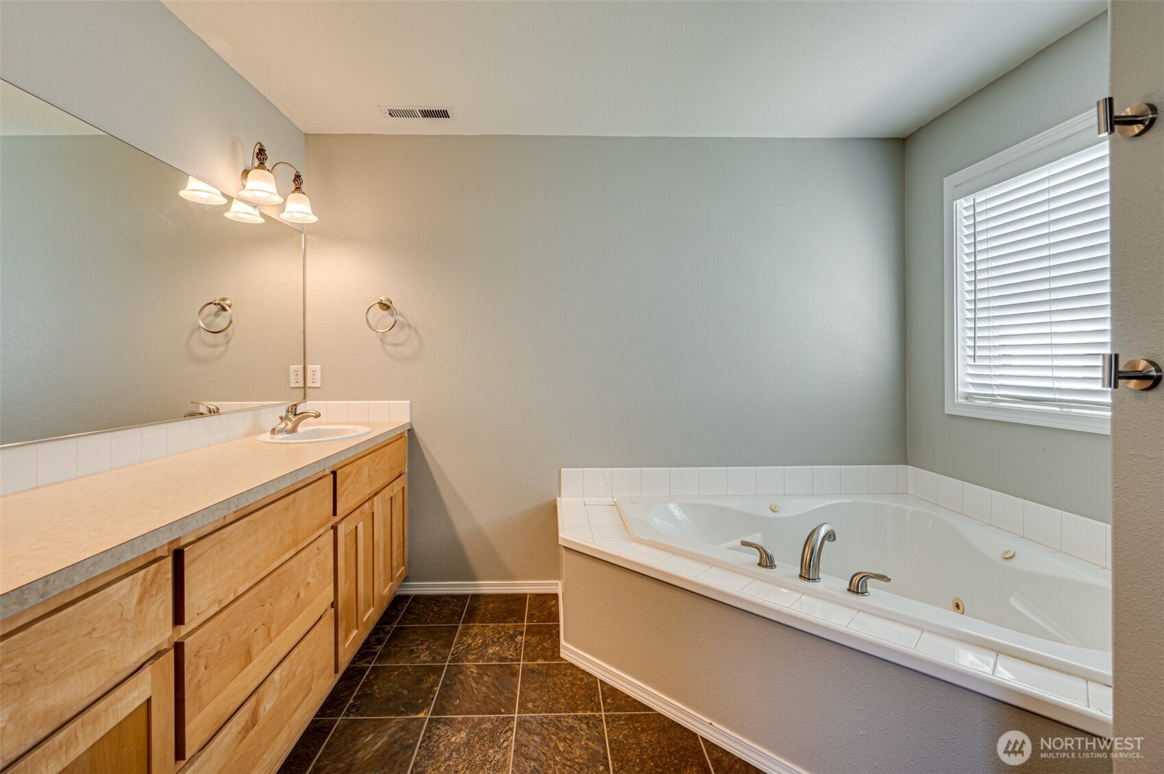 210 Tsugawa Court , Woodland, WA 98674