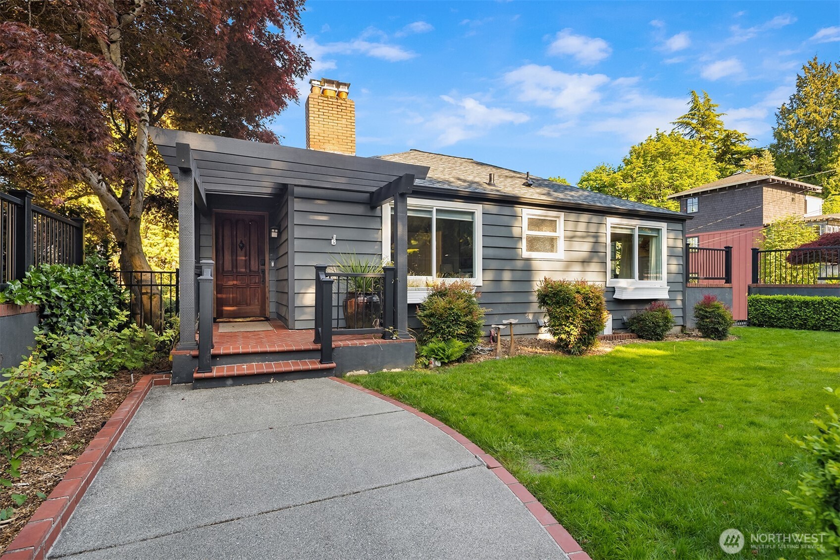 2702 4th Avenue W, Seattle, WA 98119