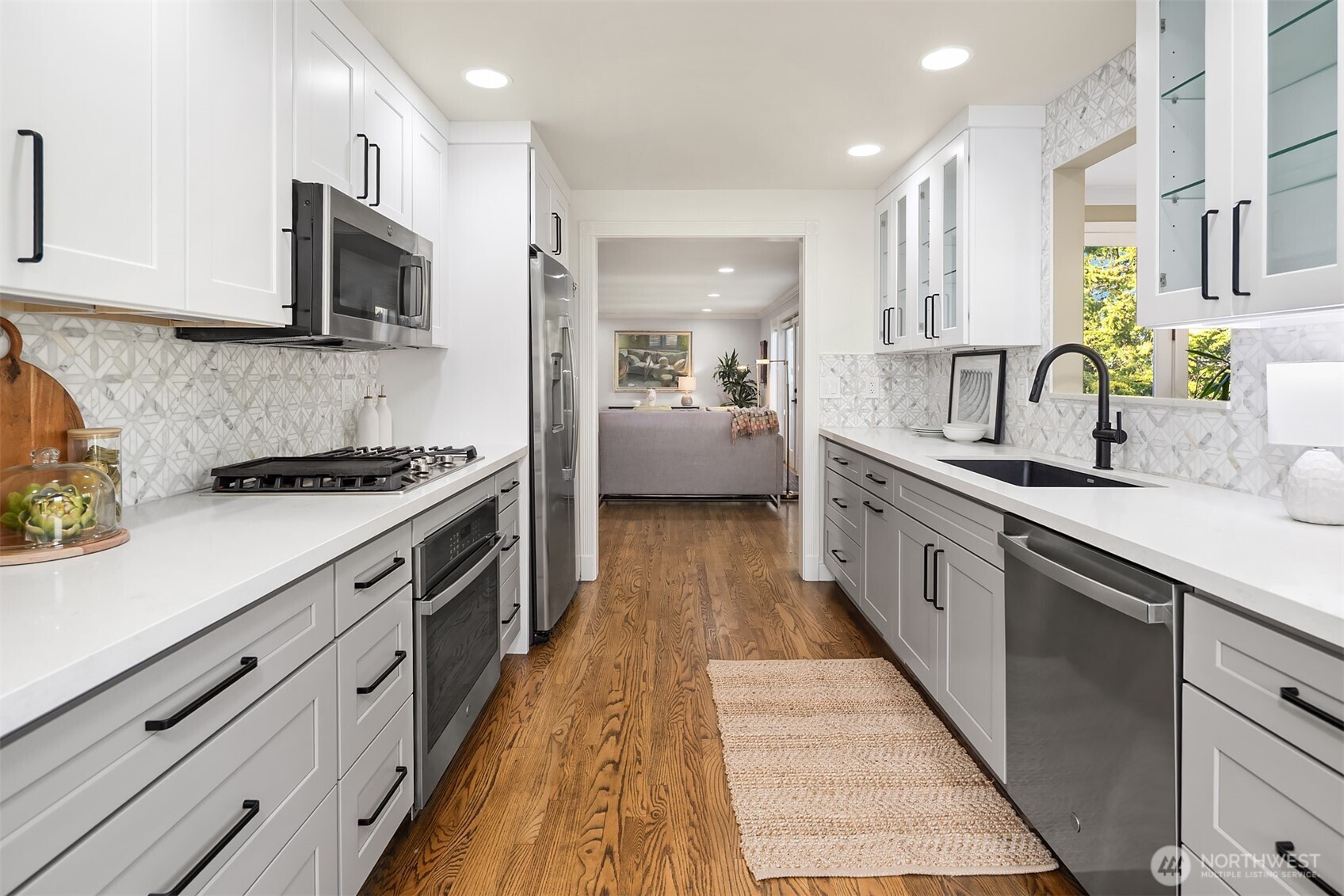 2702 4th Avenue W, Seattle, WA 98119