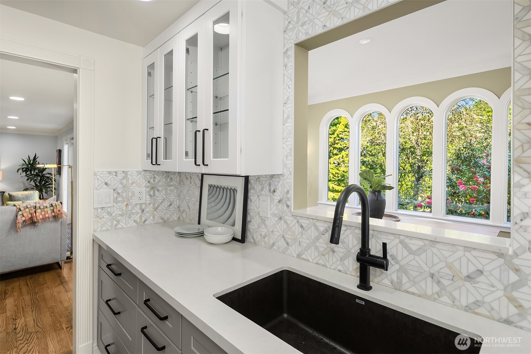 2702 4th Avenue W, Seattle, WA 98119