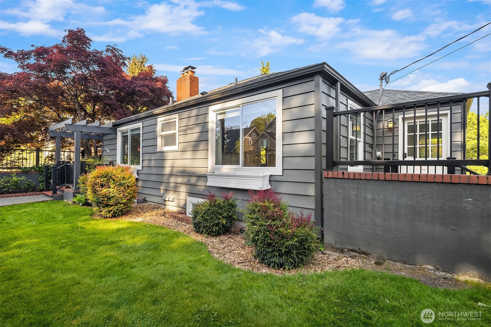 2702 4th Avenue W, Seattle, WA 98119