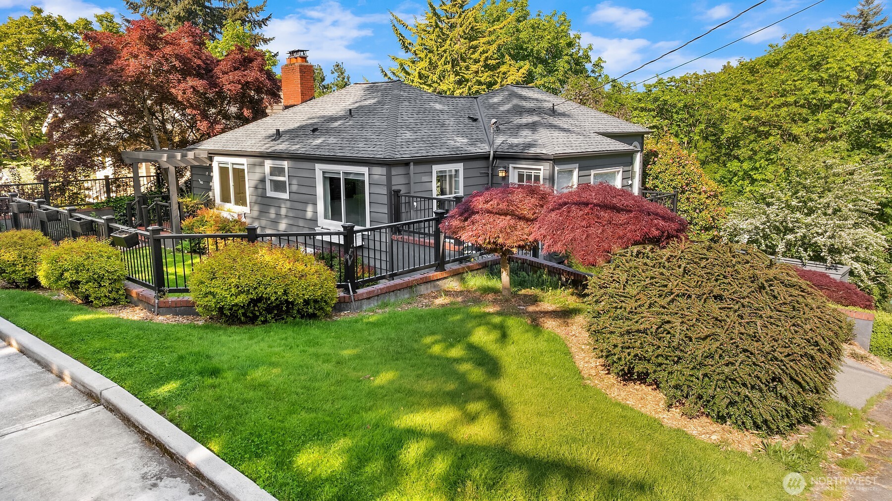 2702 4th Avenue W, Seattle, WA 98119