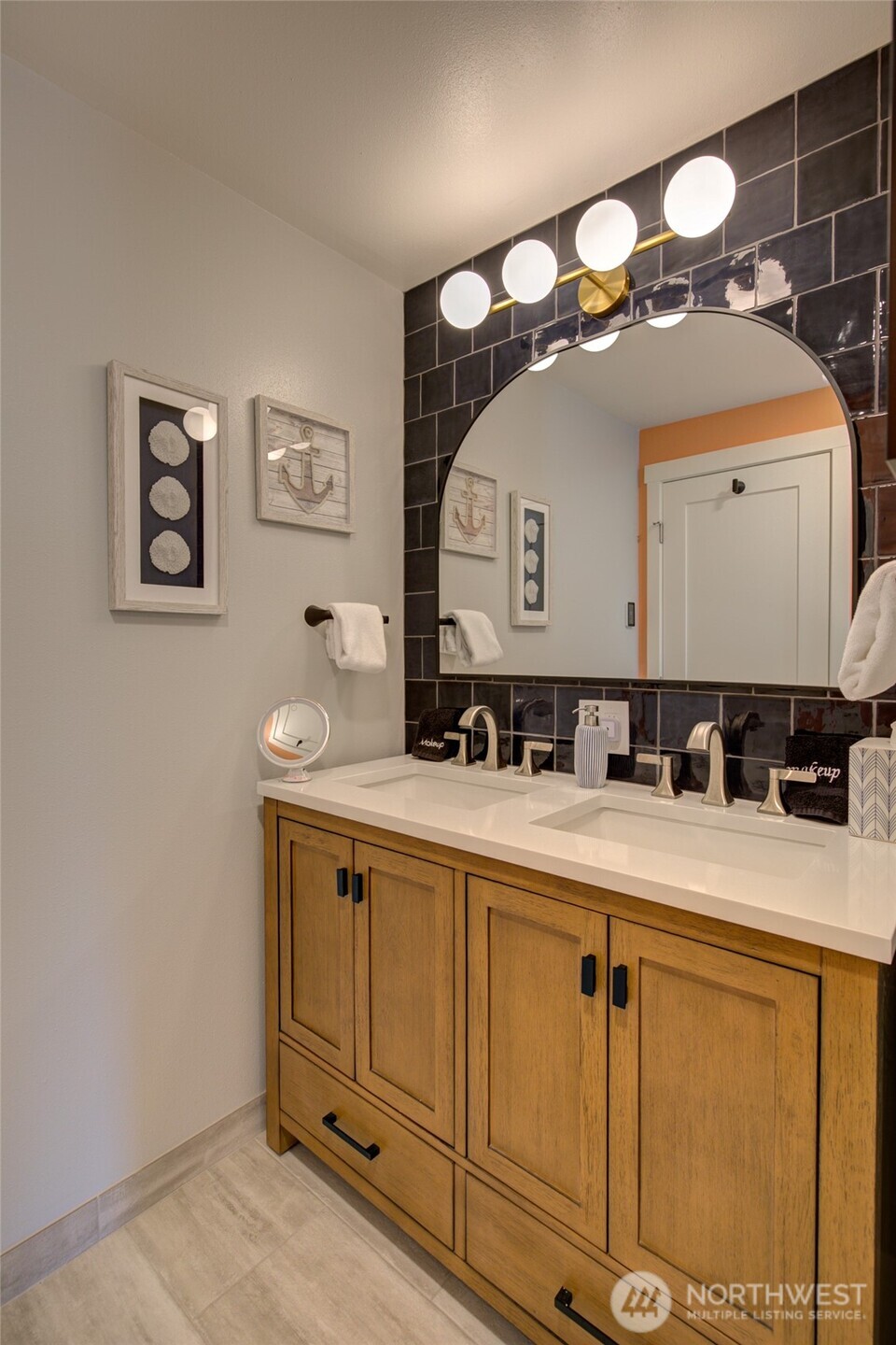 1042 Point Brown Avenue SE #A & B, Ocean Shores, WA 98569
