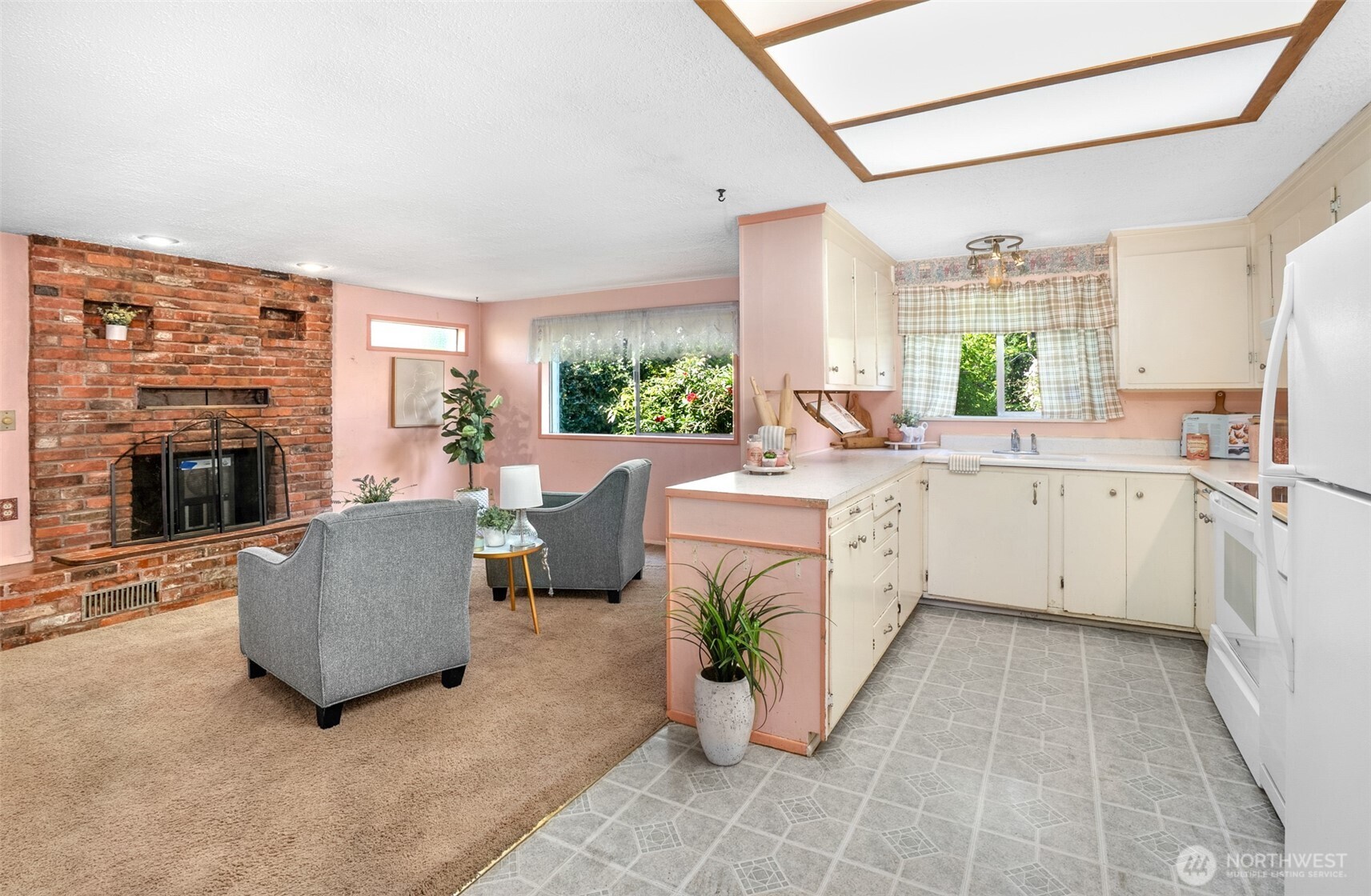 213 Alder Street , Everett, WA 98203