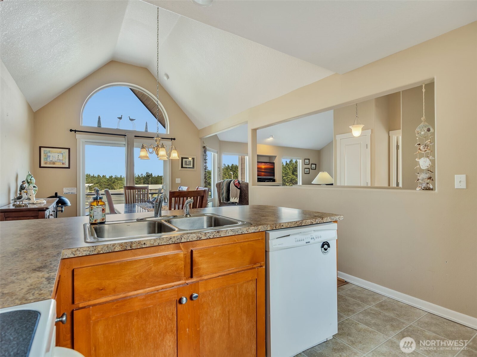 316 7th Street SW #13, Long Beach, WA 98631