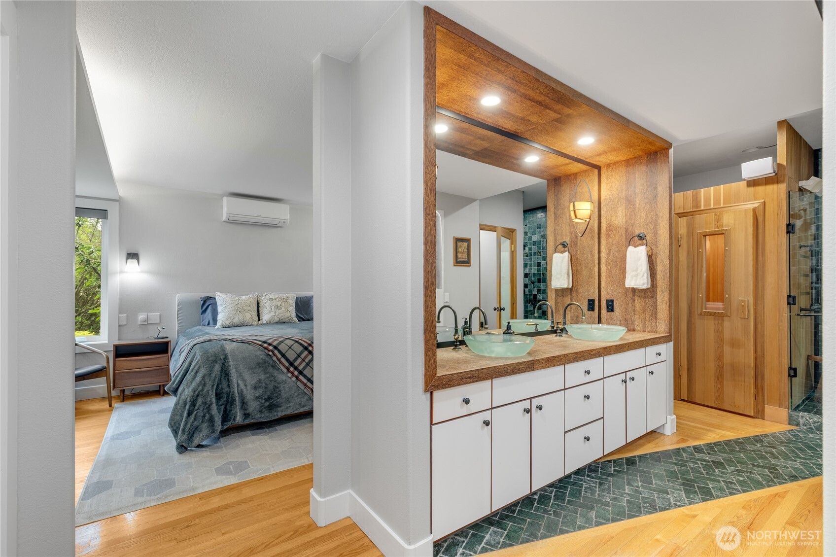 1803 Bigelow Avenue N, Seattle, WA 98109