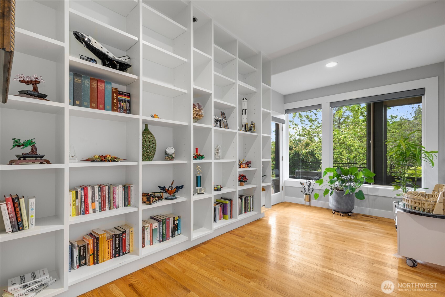 1803 Bigelow Avenue N, Seattle, WA 98109