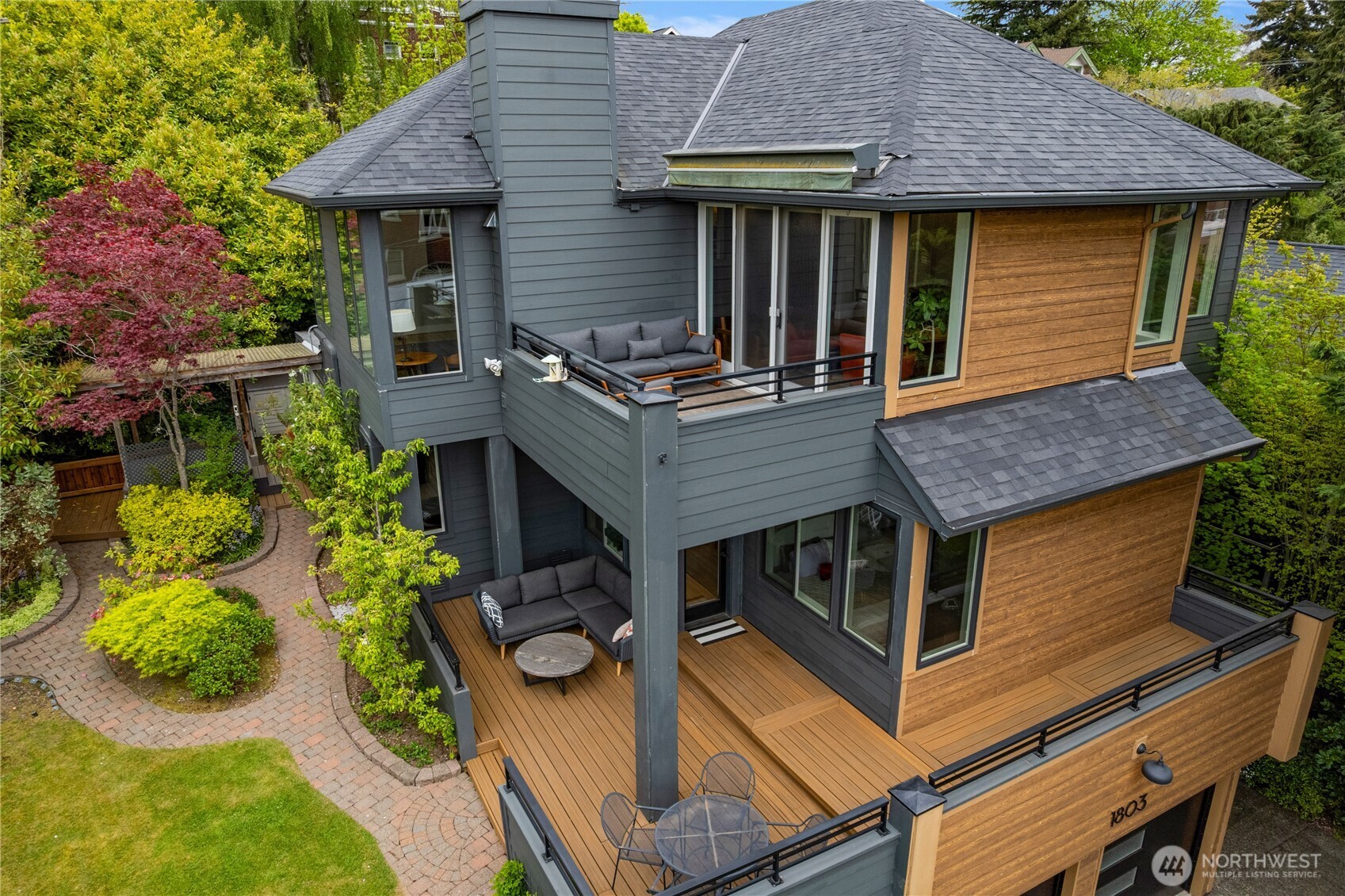1803 Bigelow Avenue N, Seattle, WA 98109