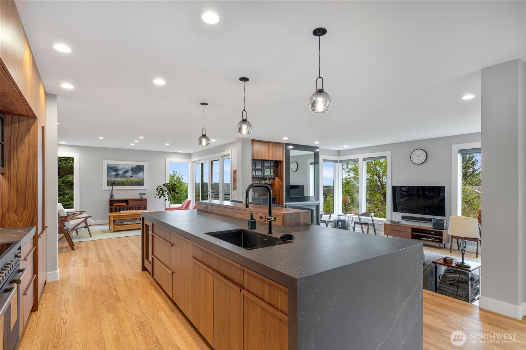 1803 Bigelow Avenue N, Seattle, WA 98109