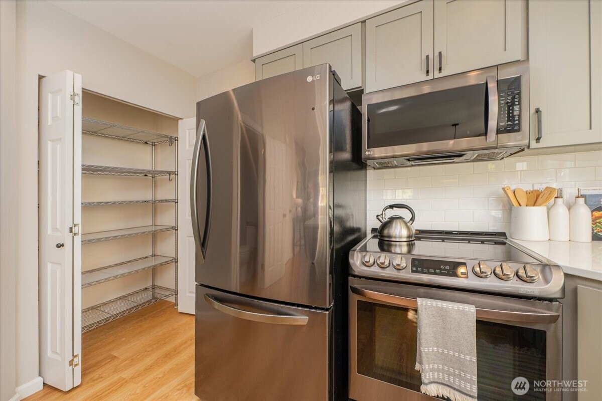 2649 NW 64th Street , Seattle, WA 98107