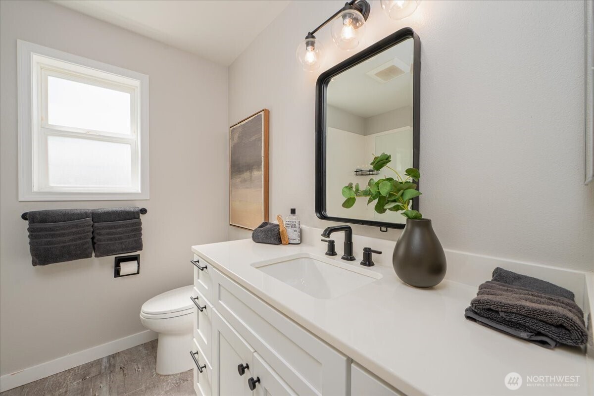 2649 NW 64th Street , Seattle, WA 98107