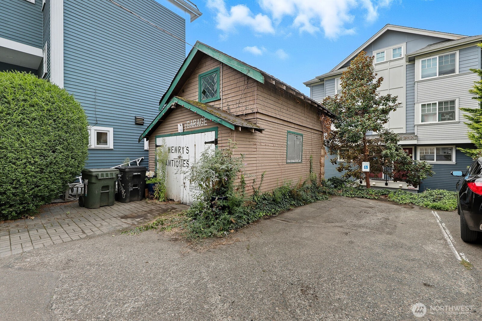 211 14th Avenue E, Seattle, WA 98112