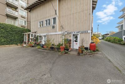 211 14th Avenue E, Seattle, WA 98112 - Photo 28